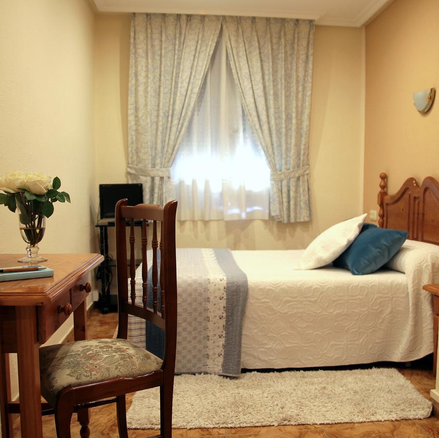 Hostal Pachin Mieres  Exterior foto