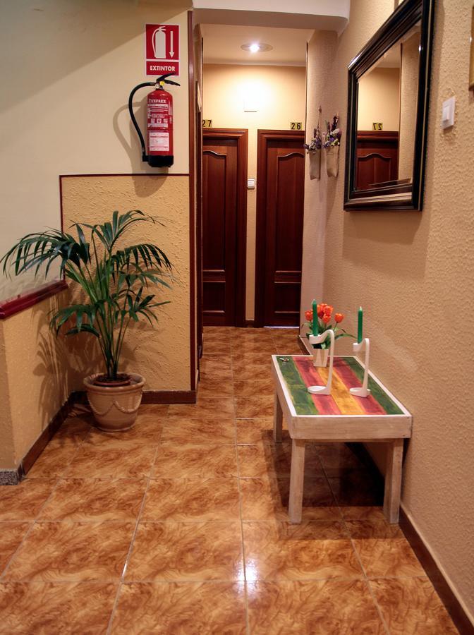 Hostal Pachin Mieres  Exterior foto
