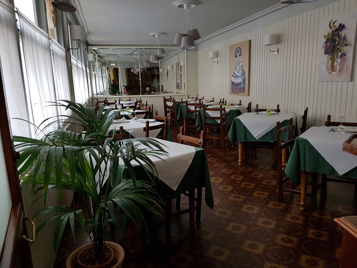 Hostal Pachin Mieres  Exterior foto